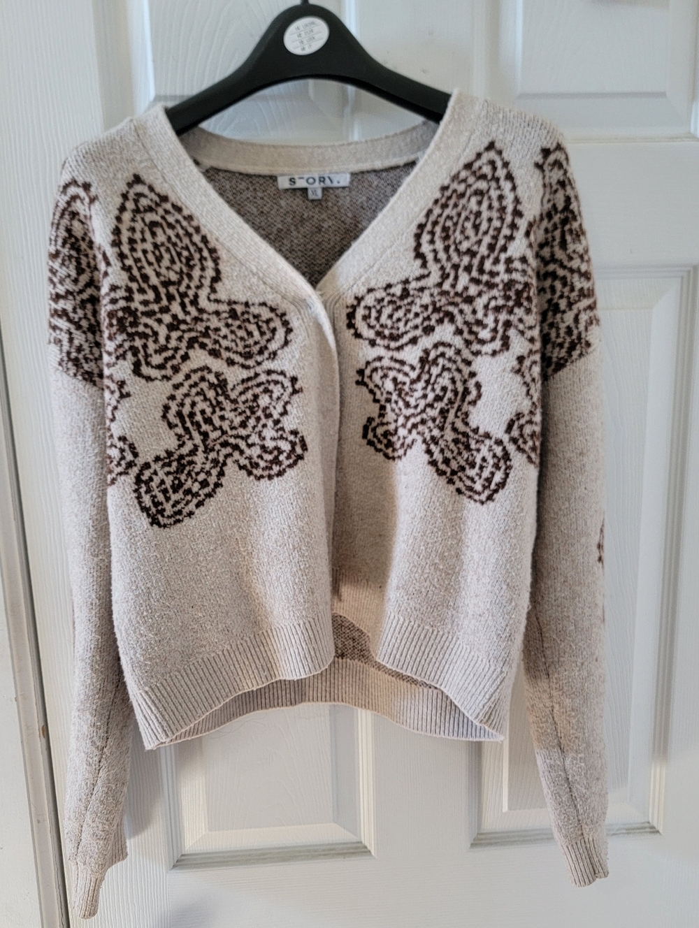Cream & Brown Patterned V-Neck Women's Sweater